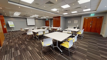 holiday inn milton keynes central by ihg