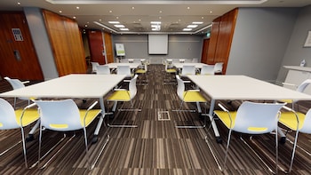 holiday inn milton keynes central by ihg