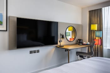 Holiday Inn Milton Keynes - Central By Ihg,In Milton Keynes (Central Milton Keynes),4 star