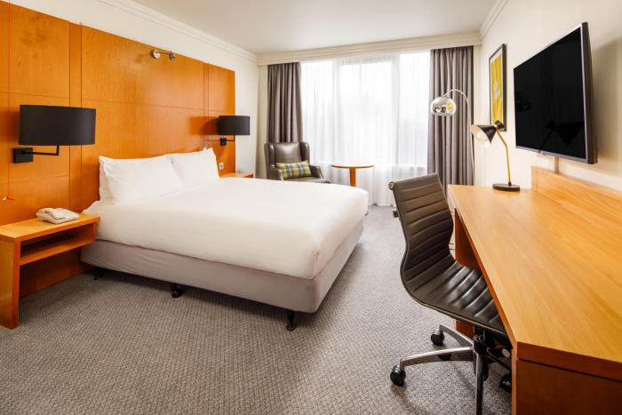 holiday inn milton keynes central by ihg