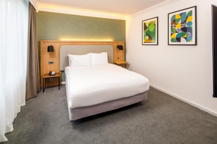 holiday inn milton keynes central by ihg