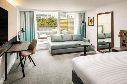 holiday inn milton keynes central by ihg