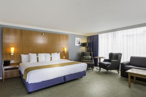 holiday inn milton keynes central by ihg