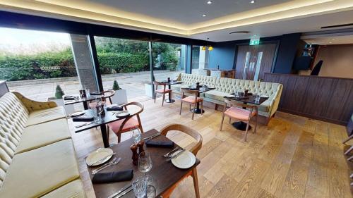 holiday inn milton keynes central by ihg