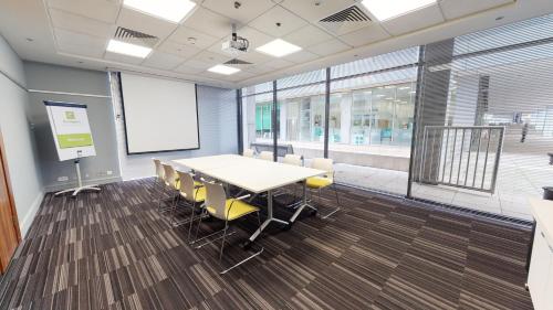 holiday inn milton keynes central by ihg