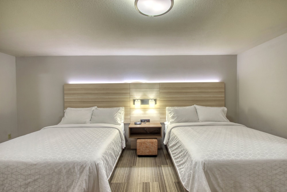 holiday inn express hotel and suites milwaukee airport by ihg