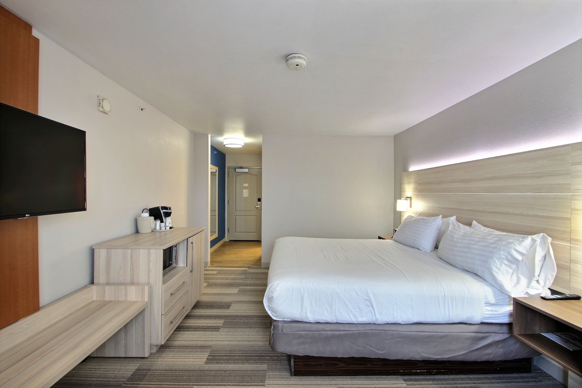 holiday inn express hotel and suites milwaukee airport by ihg