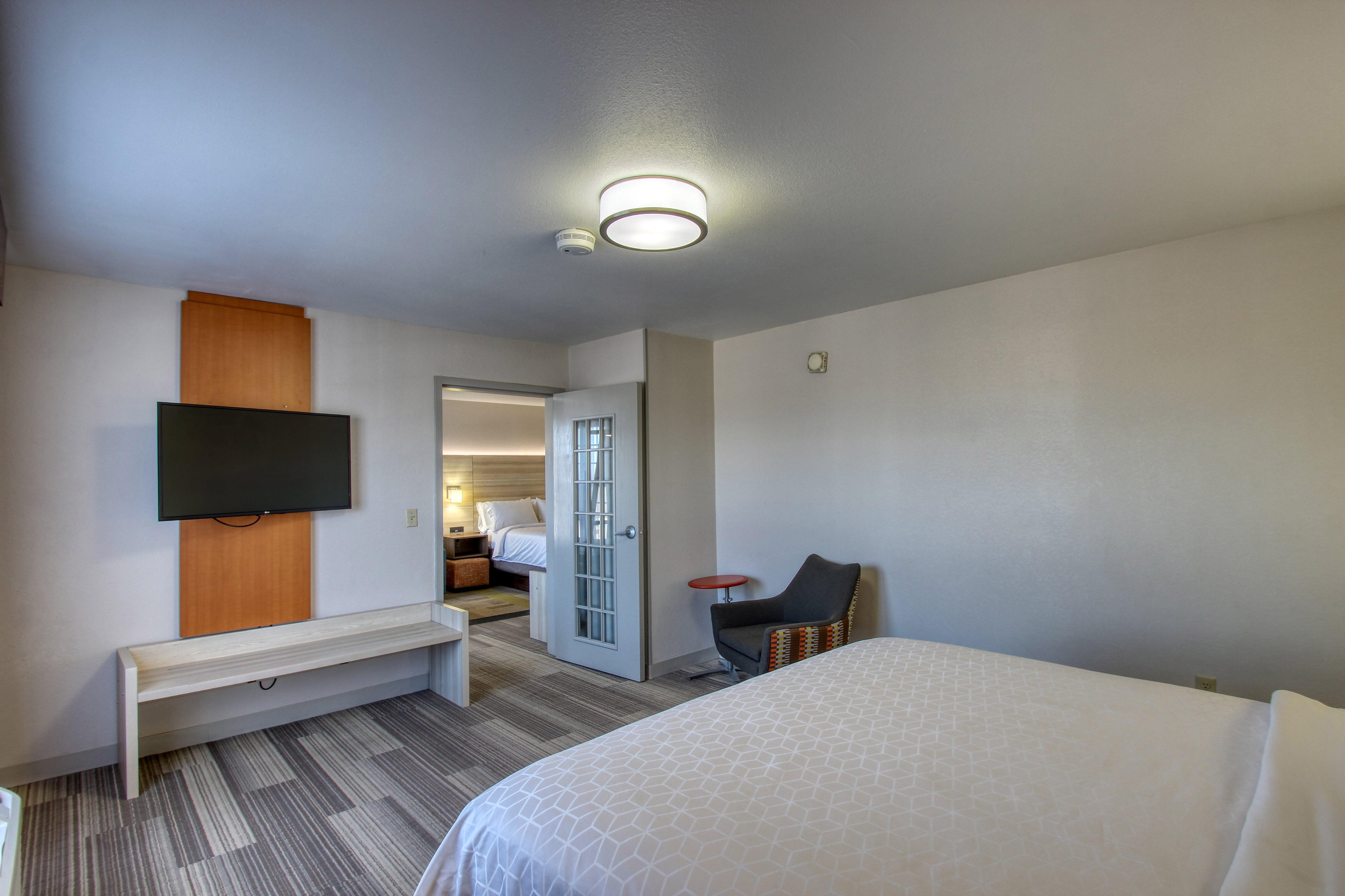 holiday inn express hotel and suites milwaukee airport by ihg