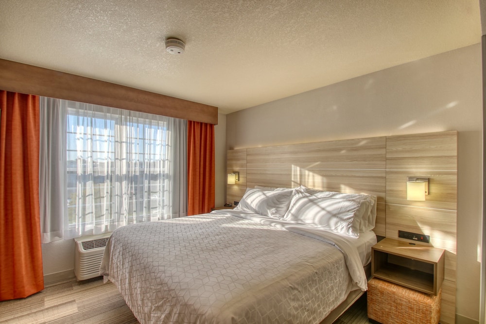 holiday inn express hotel and suites milwaukee airport by ihg