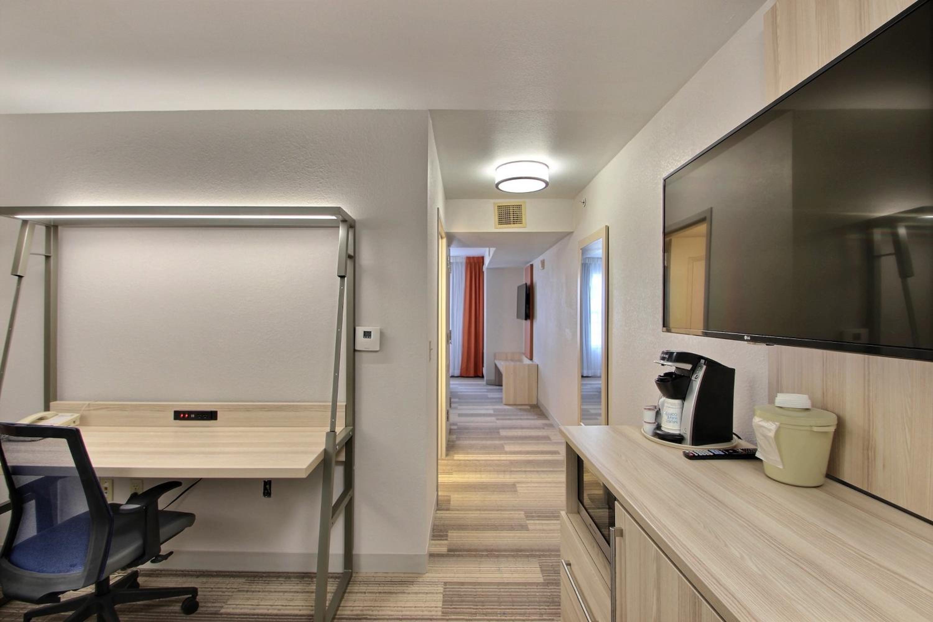 holiday inn express hotel and suites milwaukee airport by ihg