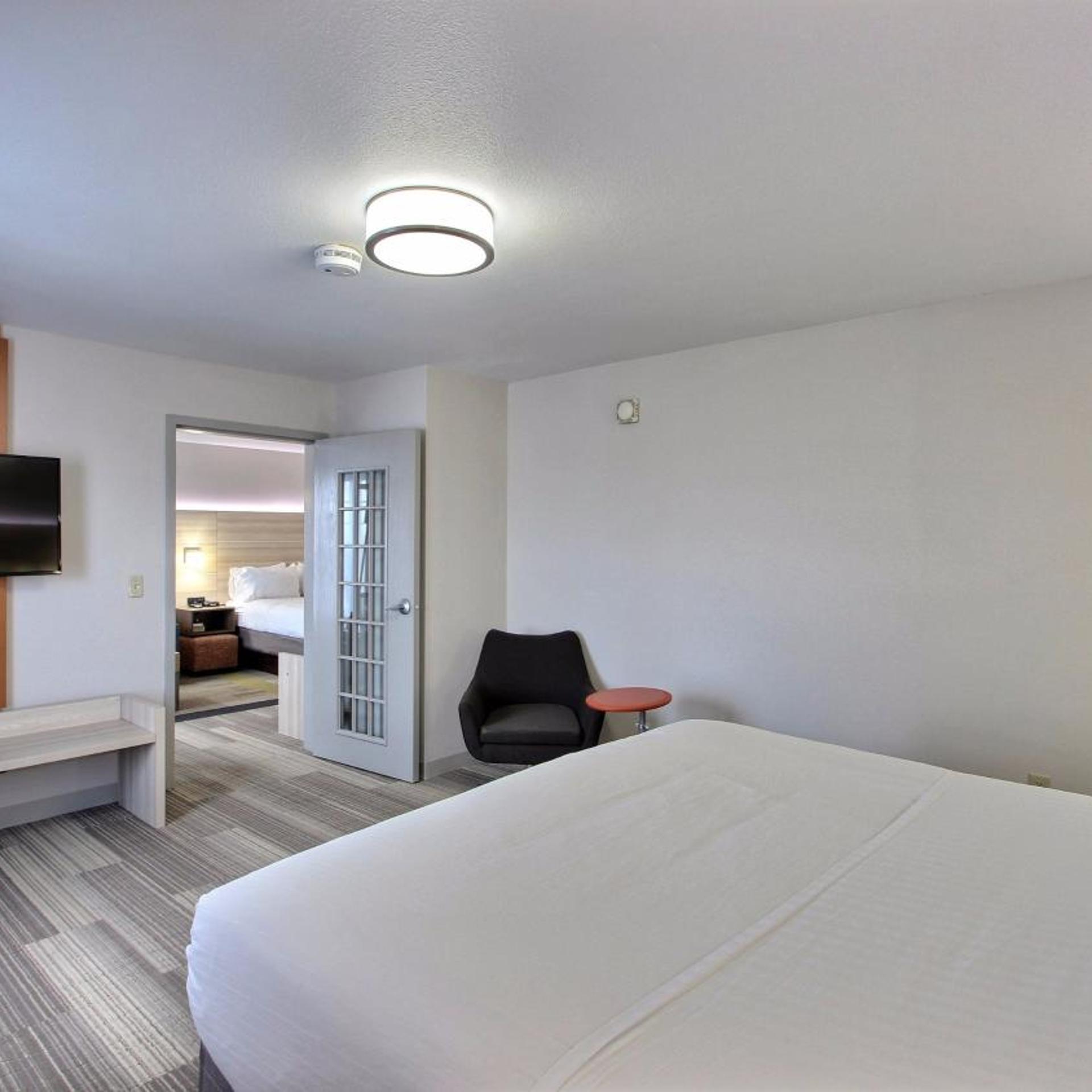 holiday inn express hotel and suites milwaukee airport by ihg