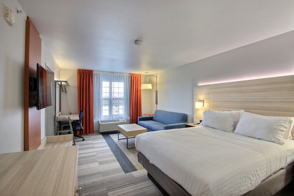 holiday inn express hotel and suites milwaukee airport by ihg