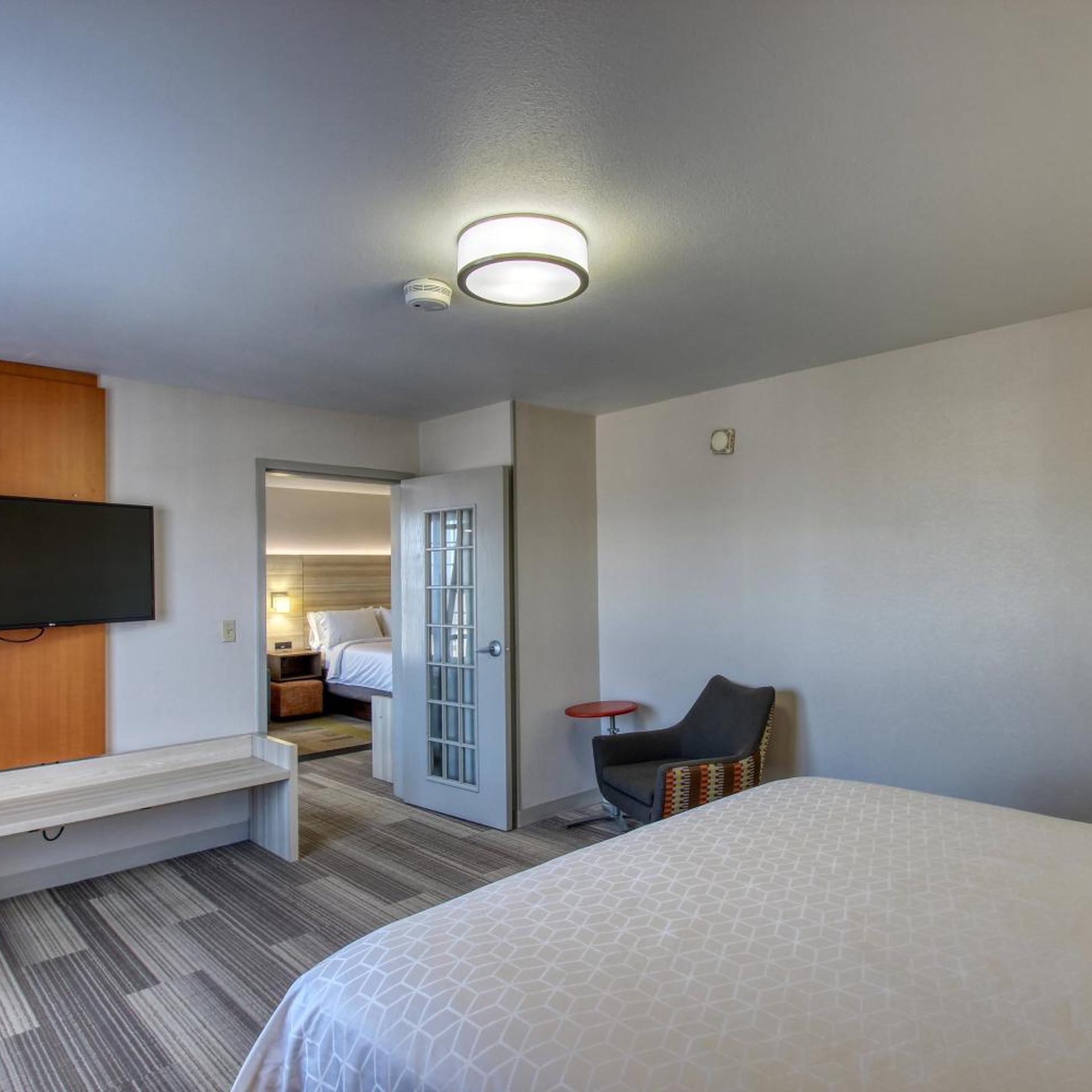 holiday inn express hotel and suites milwaukee airport by ihg