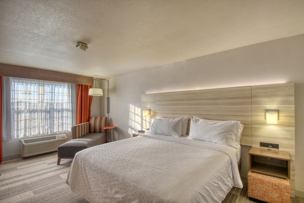 holiday inn express hotel and suites milwaukee airport by ihg
