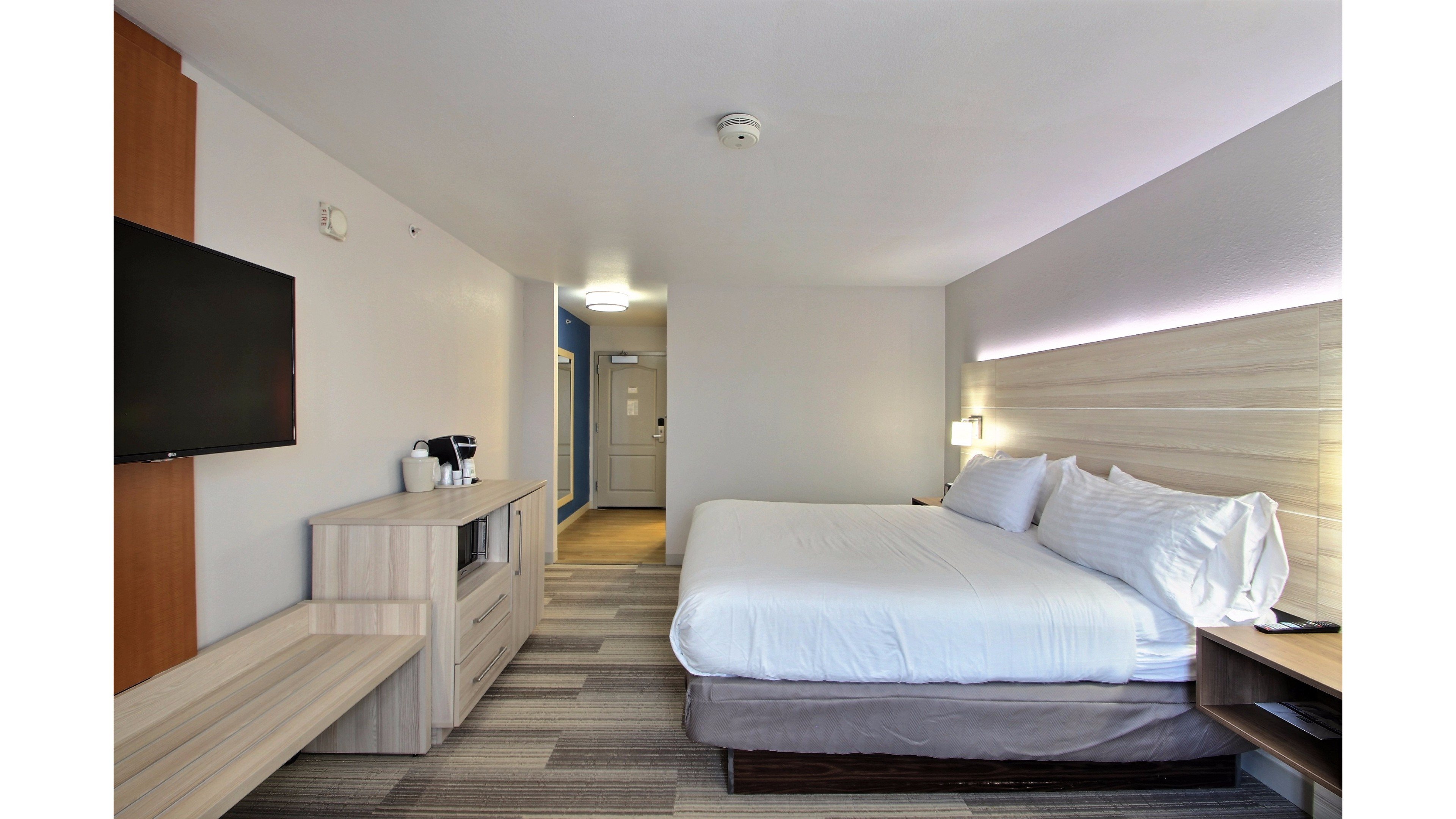 holiday inn express hotel and suites milwaukee airport by ihg