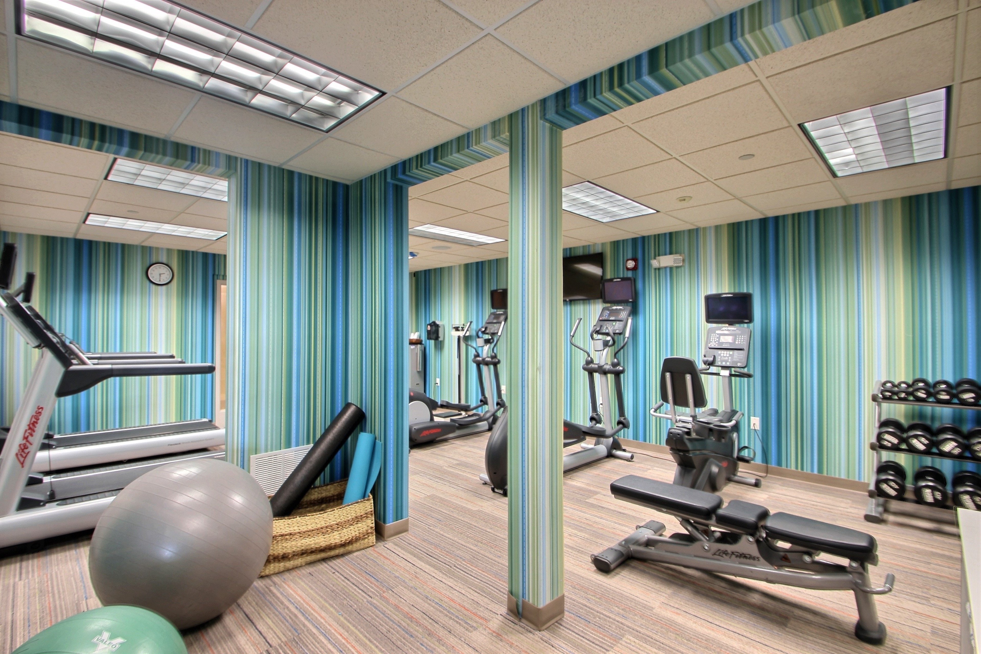 holiday inn express hotel and suites milwaukee airport by ihg