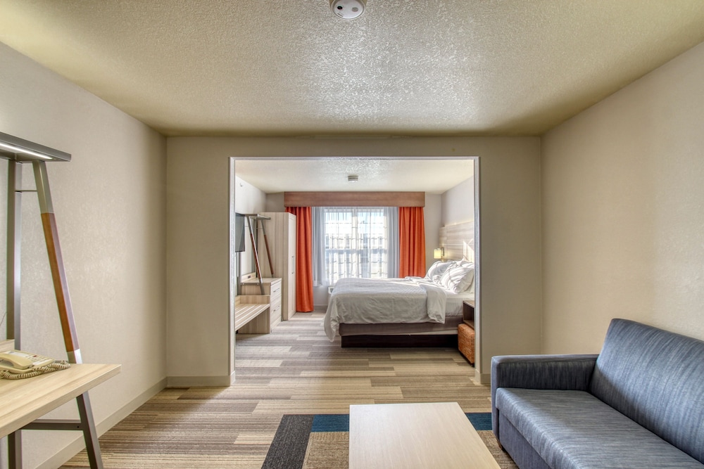 holiday inn express hotel and suites milwaukee airport by ihg