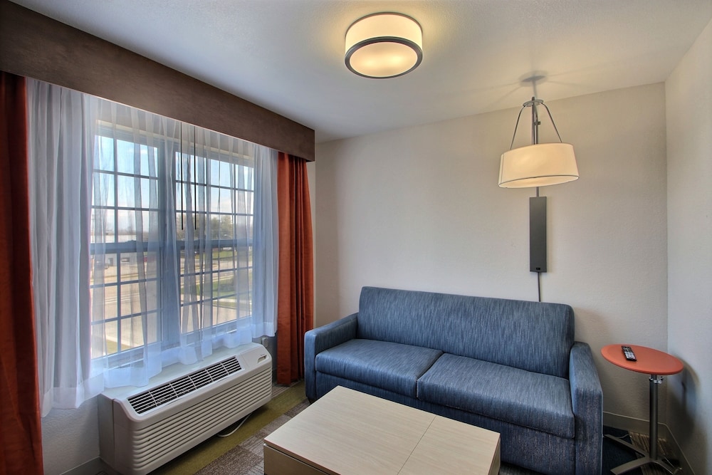 holiday inn express hotel and suites milwaukee airport by ihg