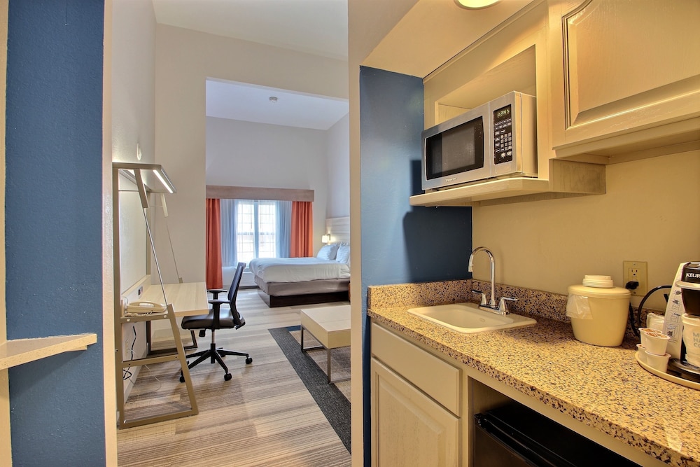holiday inn express hotel and suites milwaukee airport by ihg