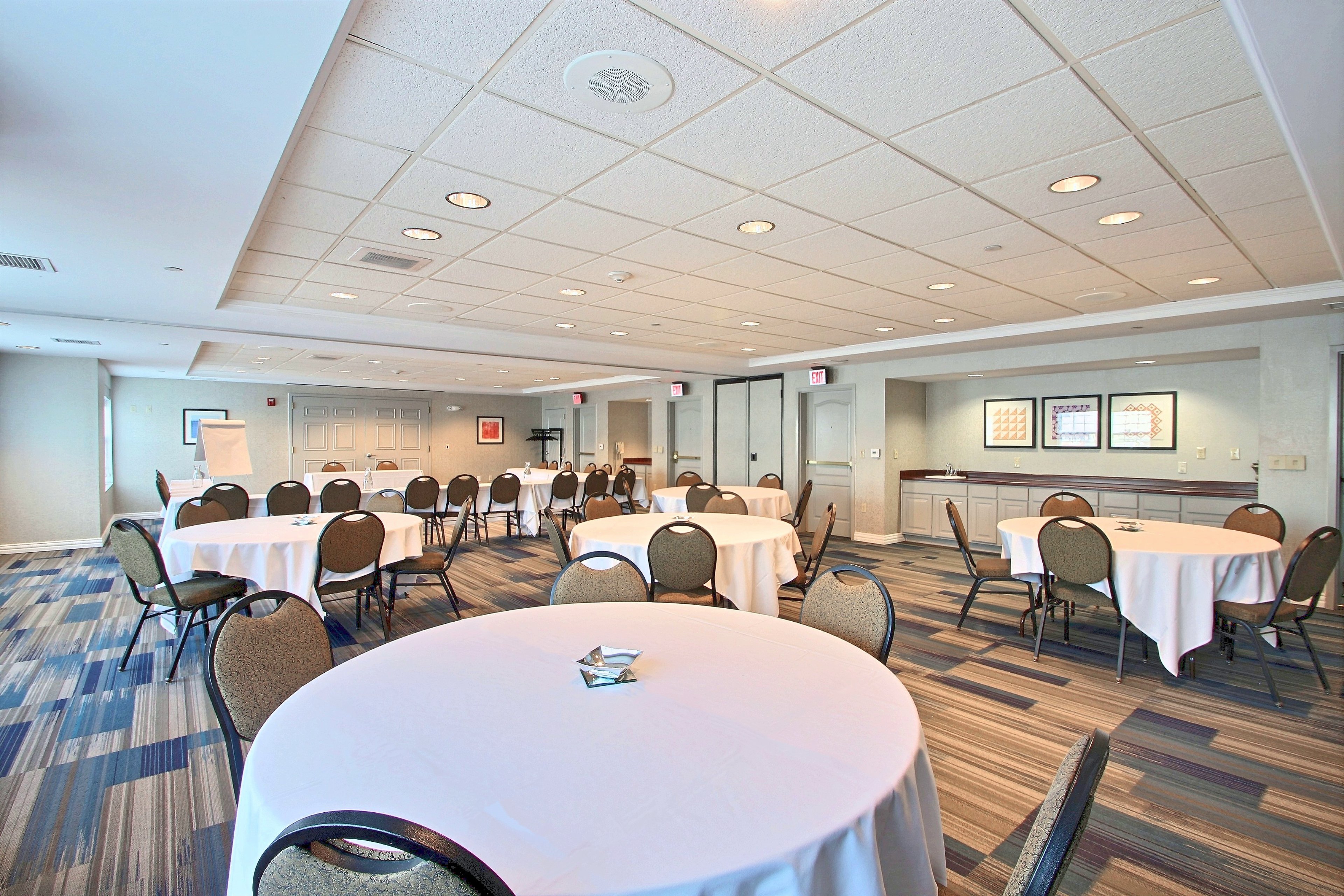 holiday inn express hotel and suites milwaukee airport by ihg