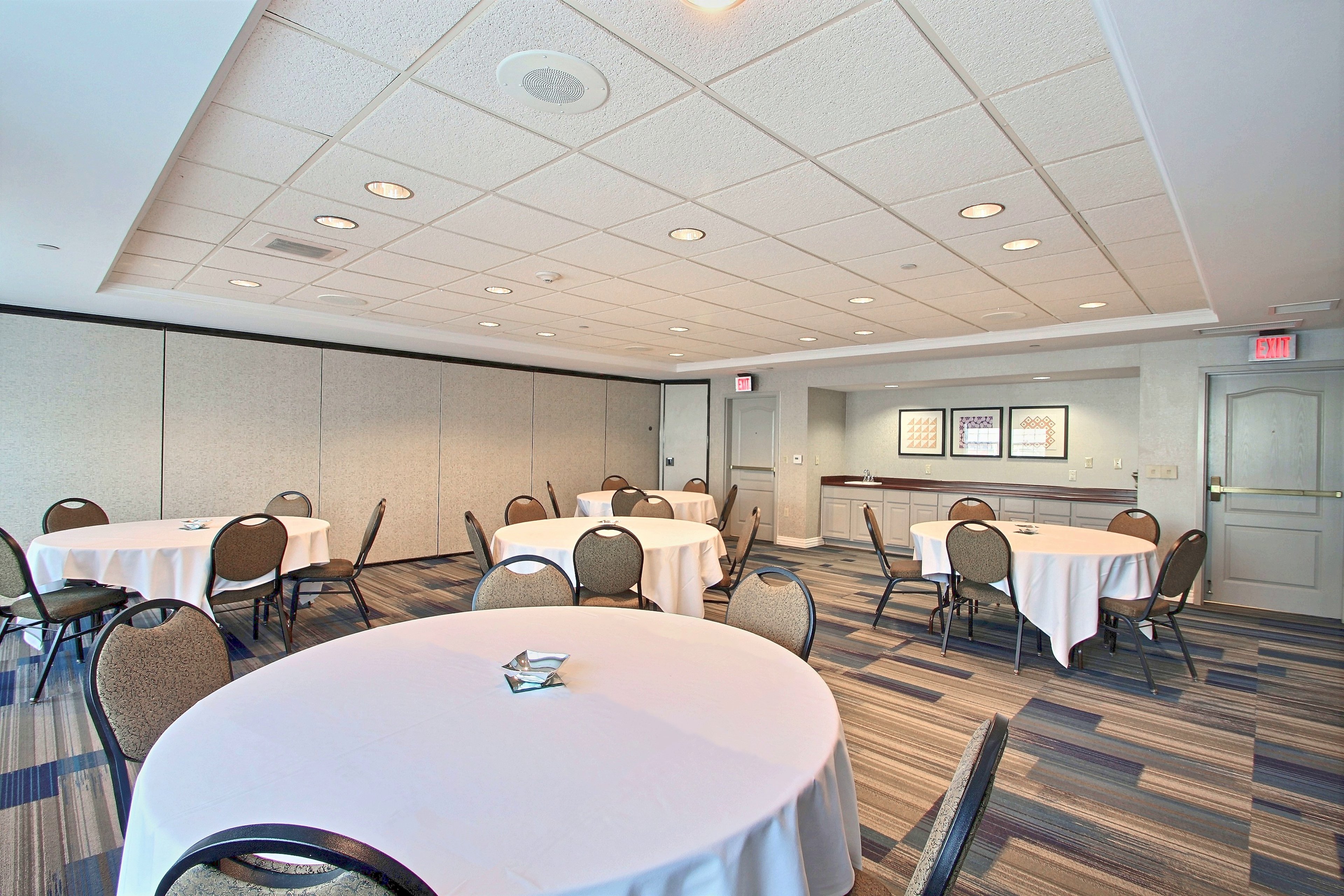 holiday inn express hotel and suites milwaukee airport by ihg