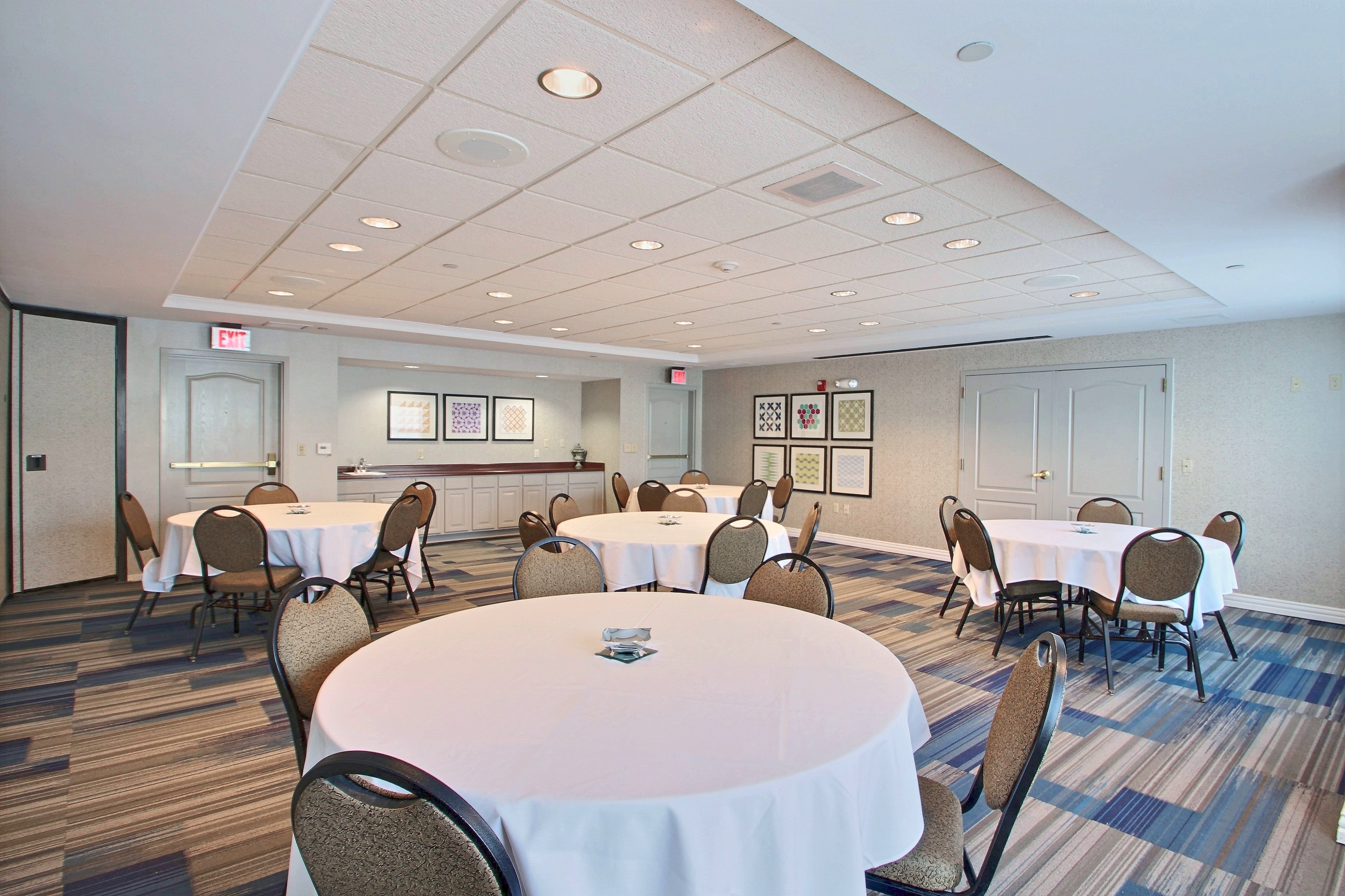 holiday inn express hotel and suites milwaukee airport by ihg