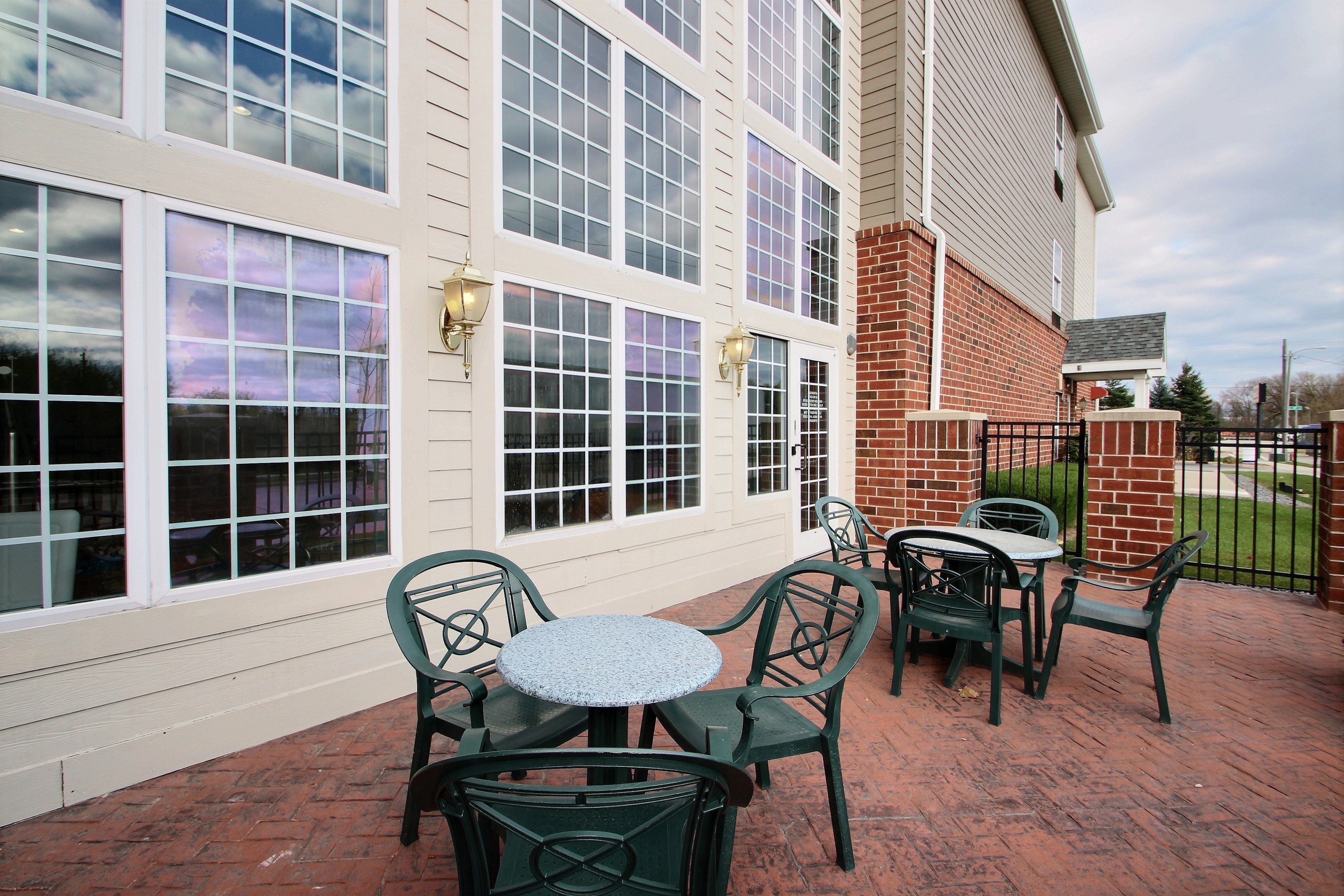 holiday inn express hotel and suites milwaukee airport by ihg