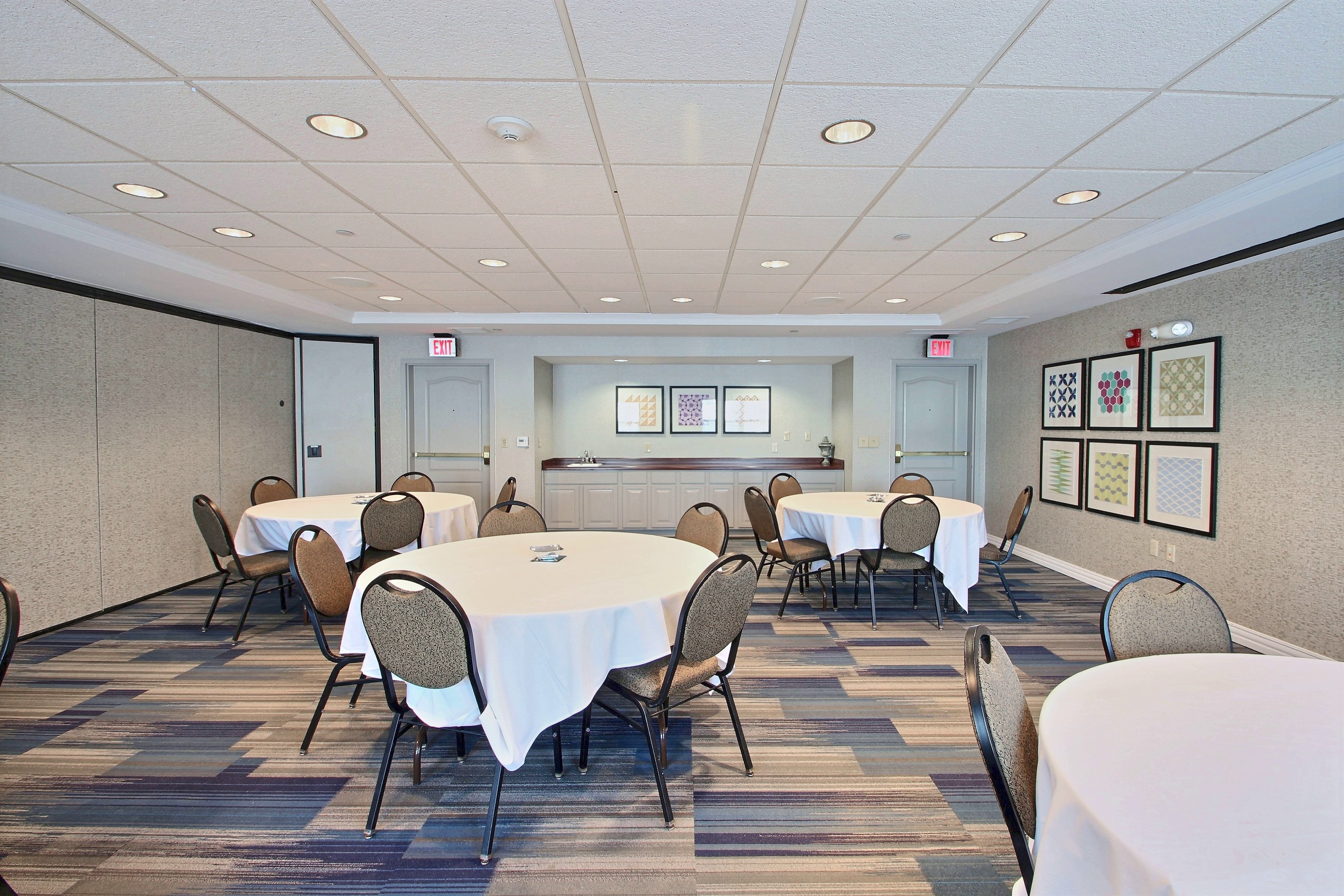 holiday inn express hotel and suites milwaukee airport by ihg