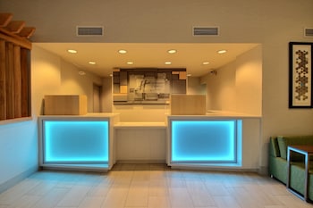 Holiday Inn Express Hotel & Suites Milwaukee Airport By Ihg,Wisconsin>>Milwaukee,3 star