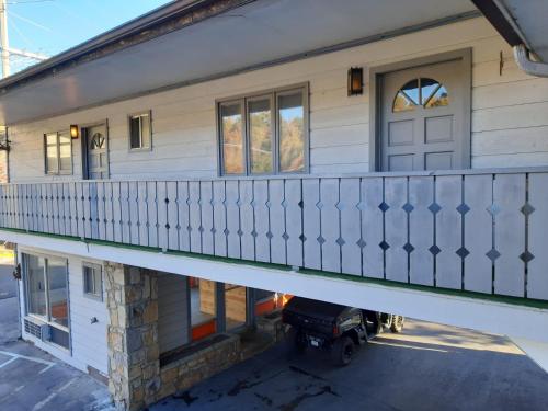 timber ridge lodge walking distance from downtown gatlinburg