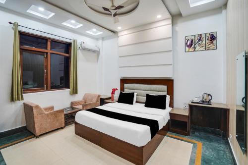 super townhouse selaqui chakrata road