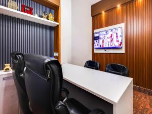 super townhouse royal inn