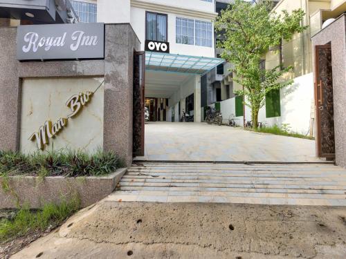 super townhouse royal inn