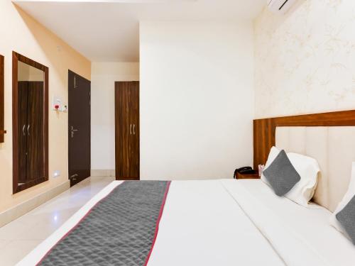 super townhouse royal inn