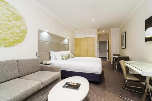 clarion suites gateway