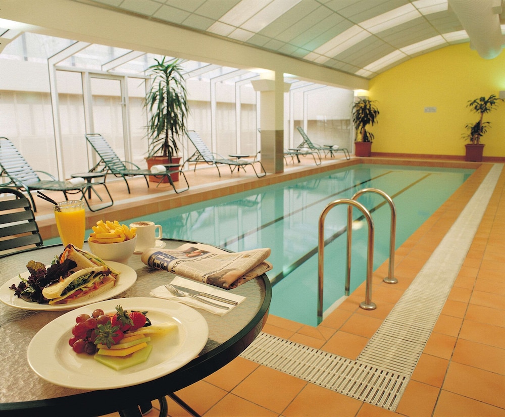 clarion suites gateway