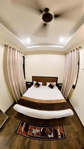 Hotel Govindam Elite,,4 star