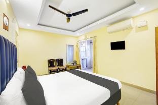 hotel o padmavathi puram near railway station