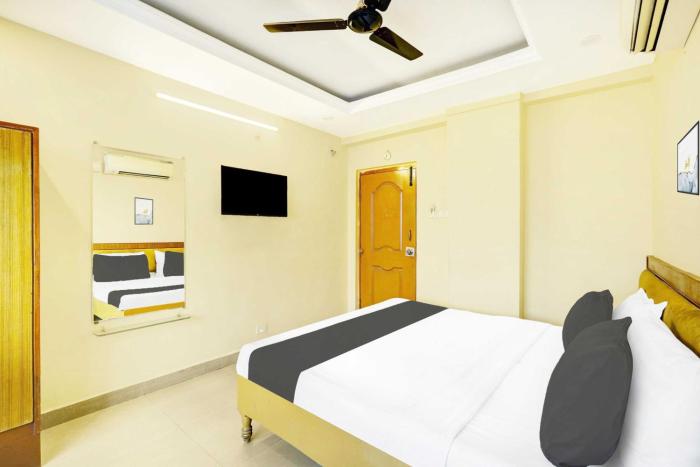 super hotel o padmavathi puram near railway station