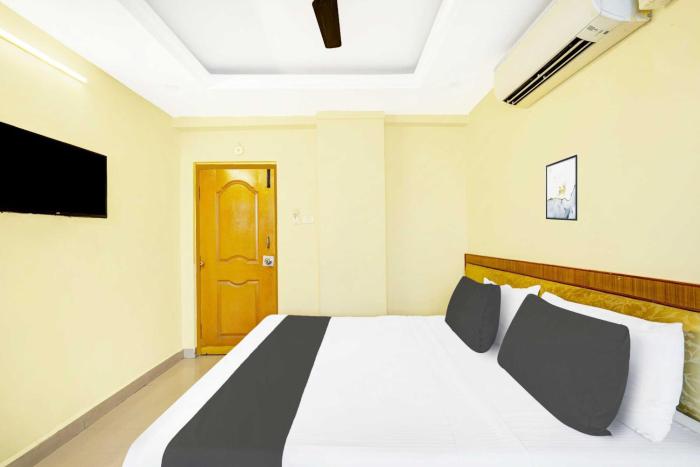 super hotel o padmavathi puram near railway station