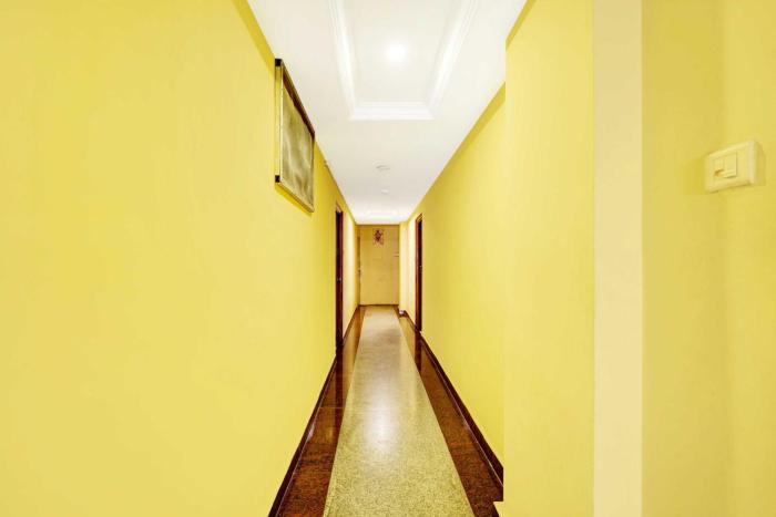 super hotel o padmavathi puram near railway station