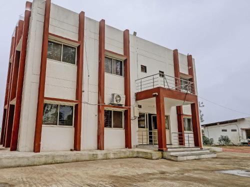 hotel o midway treat dhar