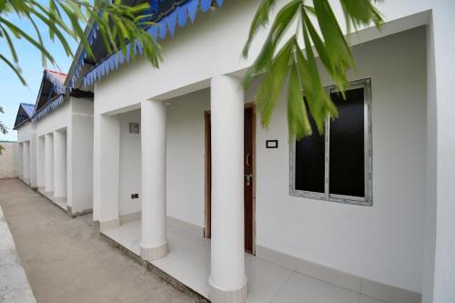 hotel o mango leaf hotel and restaurant