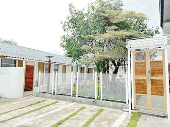 Sherva101 Home And Hostel,,3 star