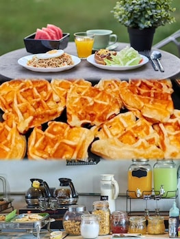 Sherva101 Home And Hostel,,3 star