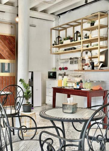 sherva101 home and hostel