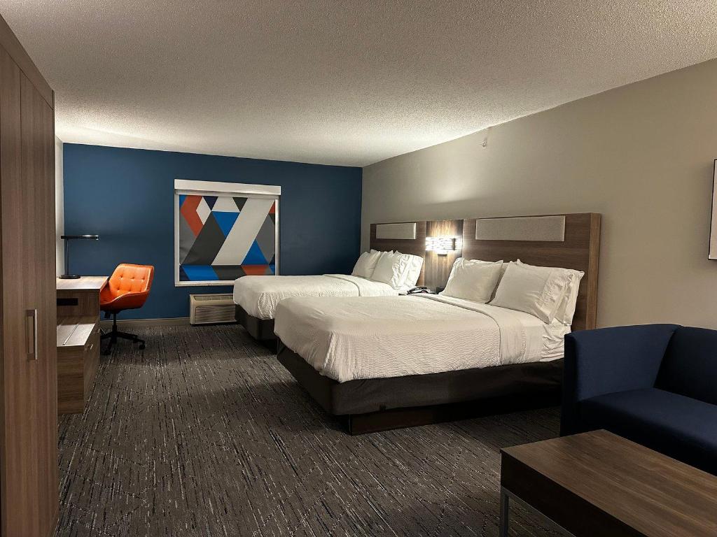 holiday inn express and suites meriden by ihg