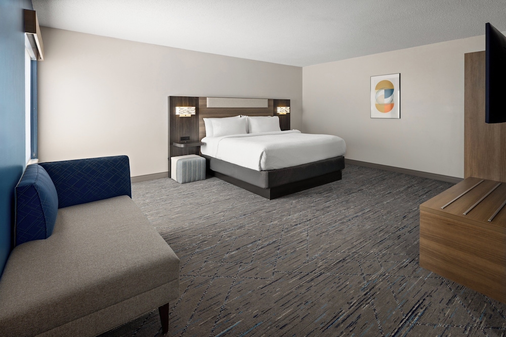 holiday inn express and suites meriden by ihg