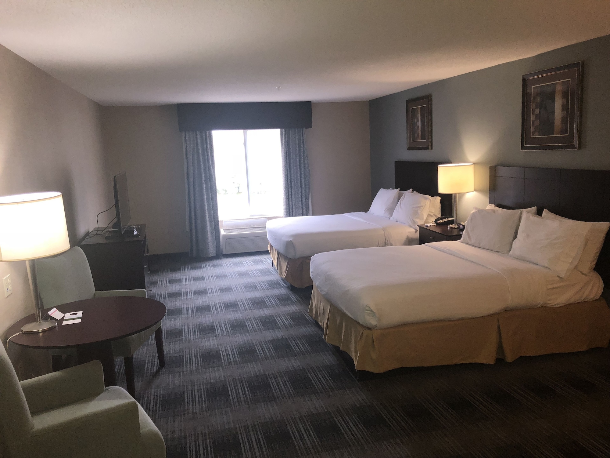 holiday inn express and suites meriden by ihg