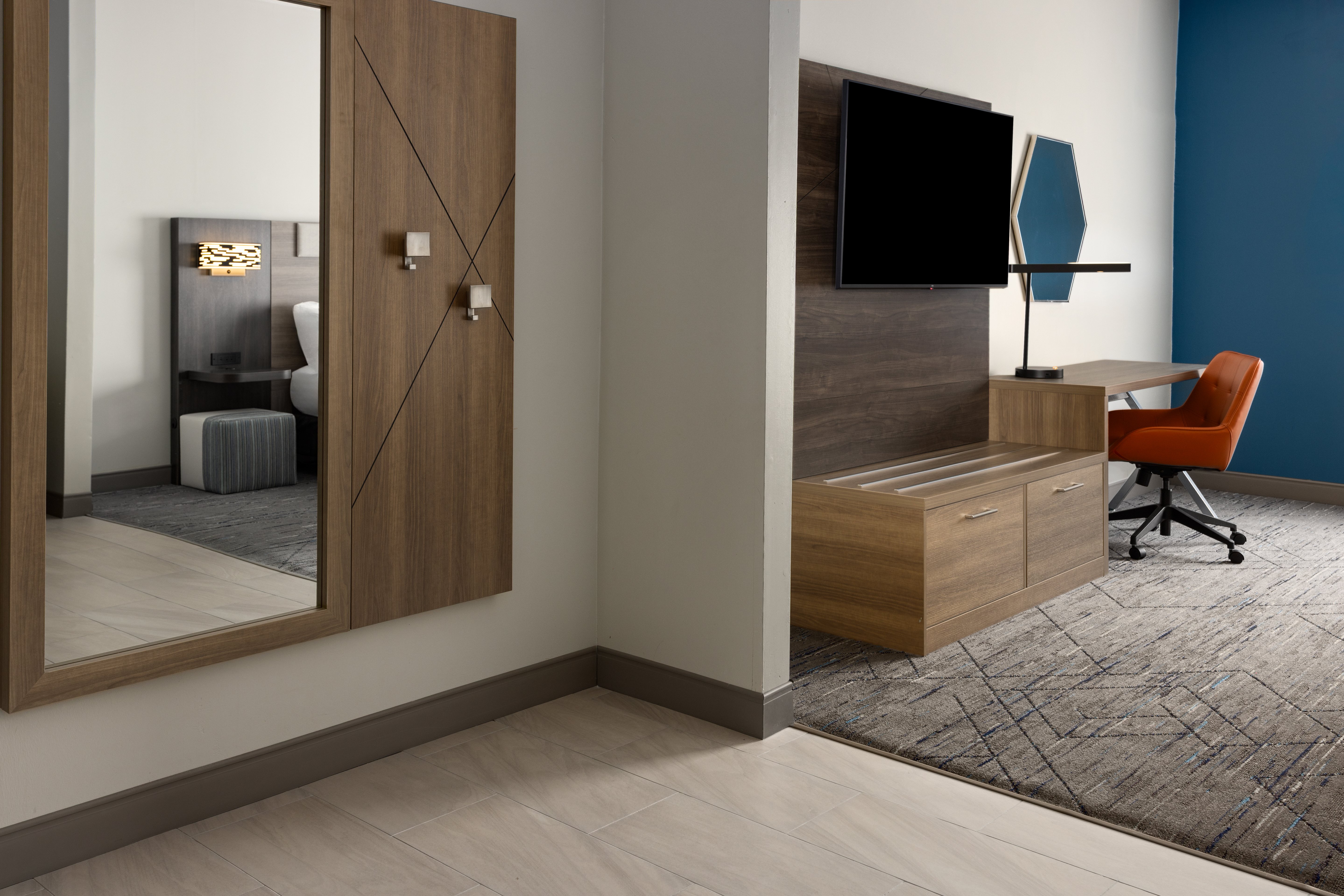 holiday inn express and suites meriden by ihg